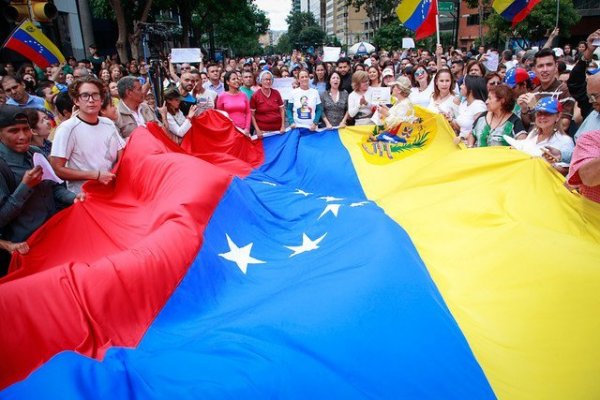 Grupo de Lima se distancia de opción militar para Venezuela y pide a FFAA apoyar a Guaidó