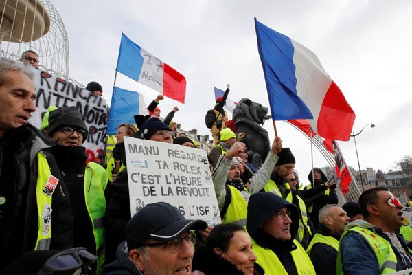 Francia aprueba una ley para evitar disturbios en manifestaciones