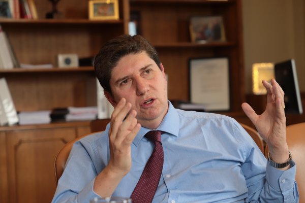 Gobierno espera mantener ritmo económico en 2019 y pide paciencia a clasificadoras de riesgo