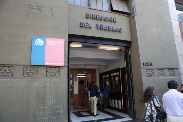 DT amplía norma que impide negociación colectiva en firmas que reciben aportes estatales