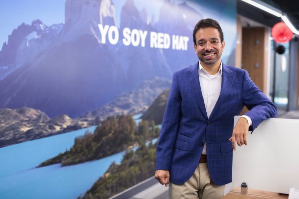 Mauricio Cáceres, director de Ventas para Sector Público de Red Hat Chile.