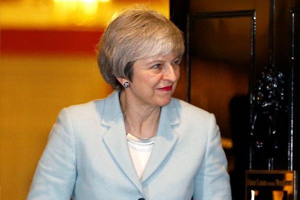 Brexit: May vuelve al Parlamento tras menor ritmo del PIB en seis años