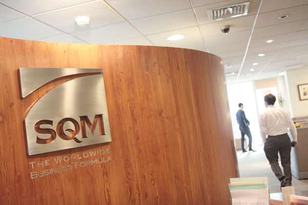 SQM lideró bajas tras anuncio de venta de Morgan Stanley
