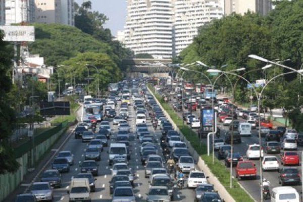 ¿De qué comuna llegan en automóvil los visitantes al Costanera?