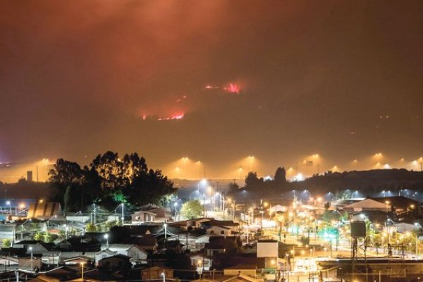 Gobierno refuerza presencia en zona de incendios con Chadwick y Moreno