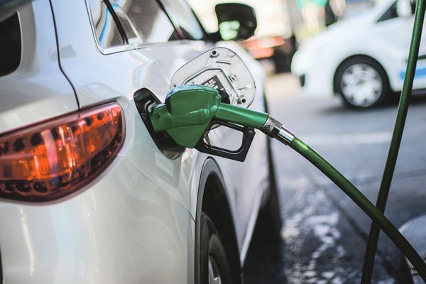 <p>Gobierno anticipa que bajas en los precios de los combustibles se extenderá por cinco semanas más</p>