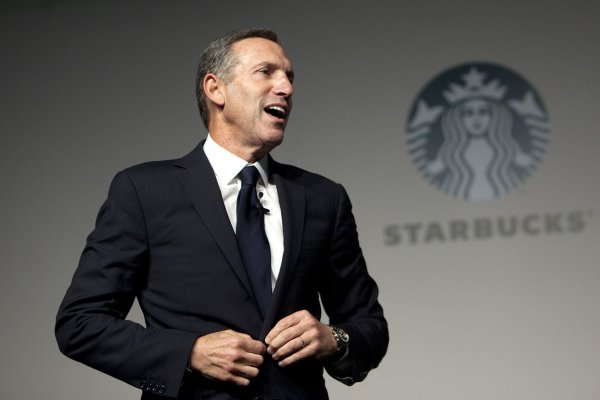 ExCEO de Starbucks se distancia de los demócratas en la carrera por la Casa Blanca
