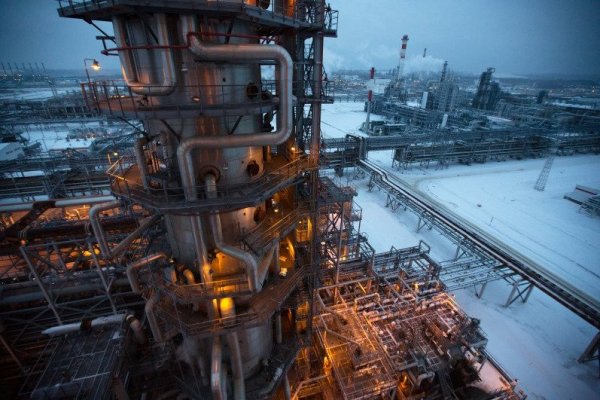 Brazo comercial de gigante rusa Lukoil detuvo operaciones de intercambio petrolero con Venezuela