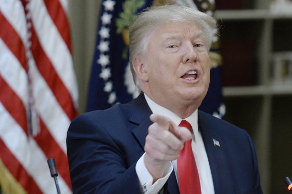 Trump declara estado de emergencia en EEUU para financiar construcción de muro fronterizo