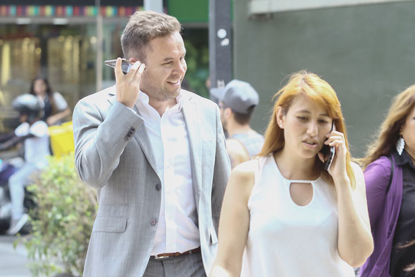 Telefónicas redoblan ofertas para evitar el fin del roaming internacional