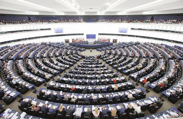 Centroderecha ganaría elecciones europeas y ultraderecha repuntaría