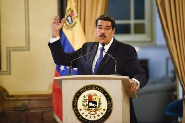 España y Francia condenan expulsión de eurodiputados de Venezuela