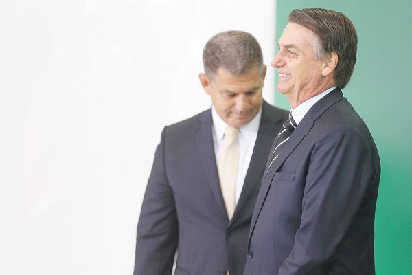 Audios remecen a Bolsonaro ad portas de llevar al Congreso reforma de pensiones
