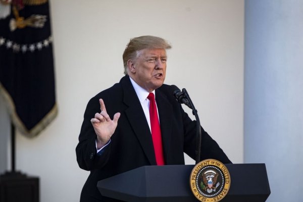 Demanda colectiva: 16 estados salen al paso de Trump por declarar emergencia nacional