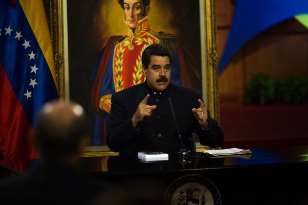 Sube la tensión en Venezuela: Maduro cierra la frontera con Brasil y evalúa repetir medida con Colombia