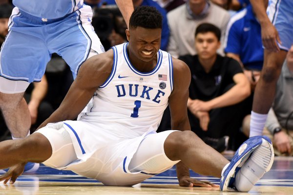 Acción de Nike cae en Wall Street luego de que basquetbolista se lesionara tras romperse la zapatilla
