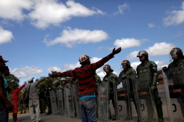 <p>La tensión se toma las fronteras de Venezuela</p>