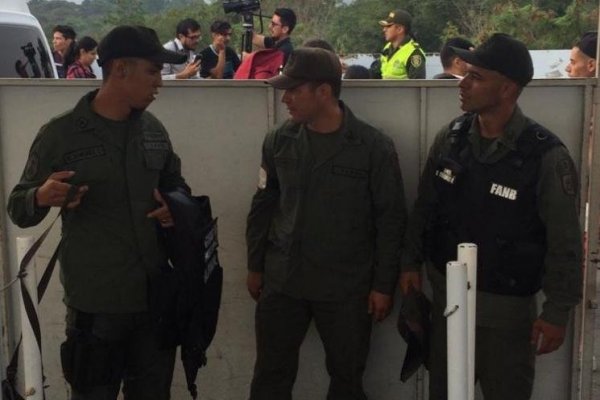 Se suman nuevos miembros de la Guardia Nacional venezolana que han desertado