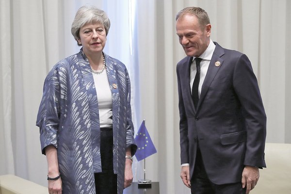 <p>May resiste la presión de Europa e insiste en que no aplazará la fecha del Brexit</p>