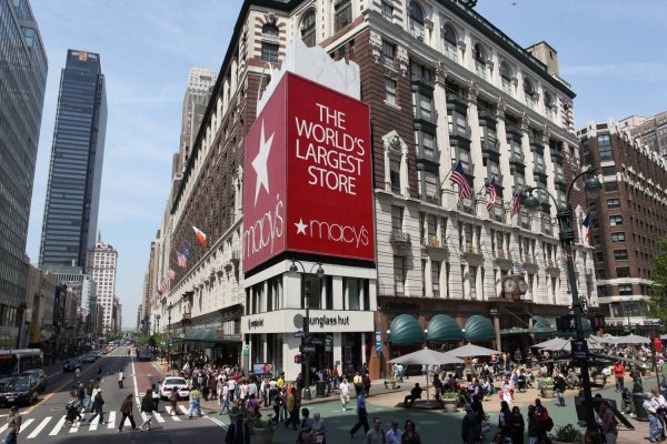 Macy's planea ahorrar US$ 100 millones en costos eliminando puestos directivos claves