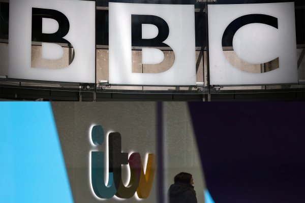 Le sale competencia a Netflix en el Reino Unido con el pronto lanzamiento de BritBox