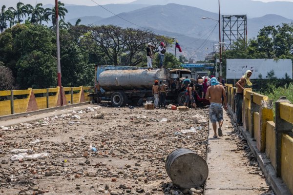 EEUU emite nuevas sanciones contra seis funcionarios del régimen de Maduro por bloqueo de ayuda humanitaria