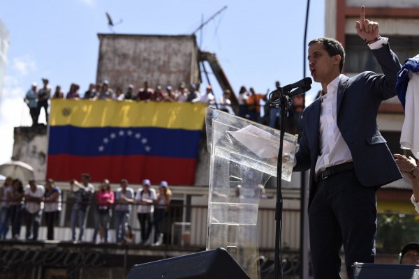 Día clave en Venezuela: Guaidó regresará al país y EEUU advierte de una respuesta "fuerte" si hay represalias