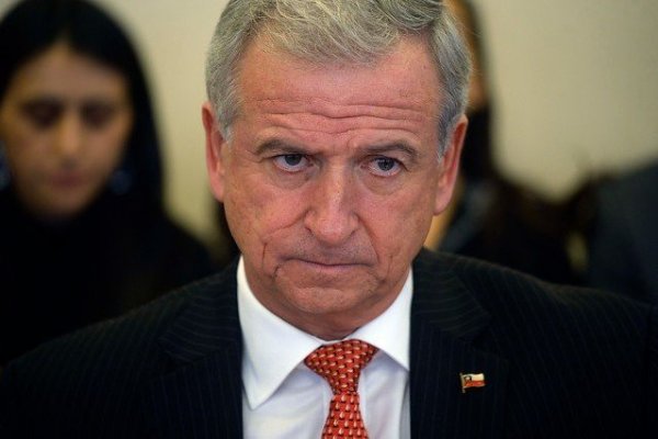 Ministro Larraín insiste que "sería un logro muy importante crecer un 3,5%"