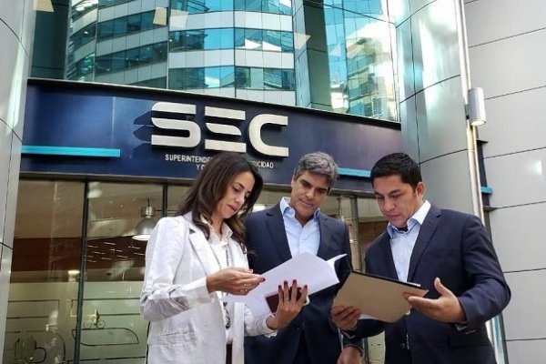 Diputados de RN recurren a la SEC por cambio de medidores de la luz