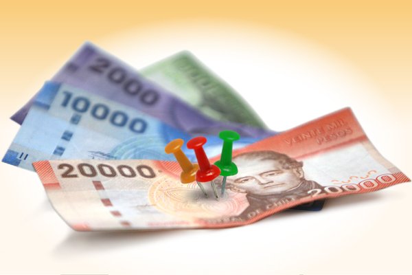 Peso chileno le ha ganado terreno a todas las monedas del mundo, menos una