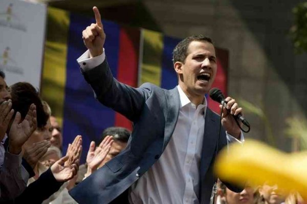 Guaidó convoca manifestación para el martes en rechazo al apagón que afecta a Venezuela