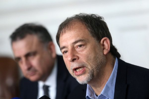 Senador Girardi por "Fonasa Plus": "Es una privatización encubierta"