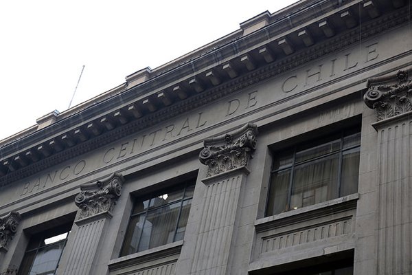 Economistas recortan nuevamente la estimación de crecimiento para Chile en 2019 y 2020
