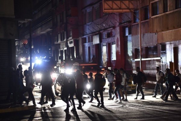 <p>Venezuela sigue a oscuras: solo 38,2% de la capacidad de generación eléctrica está funcionando</p>