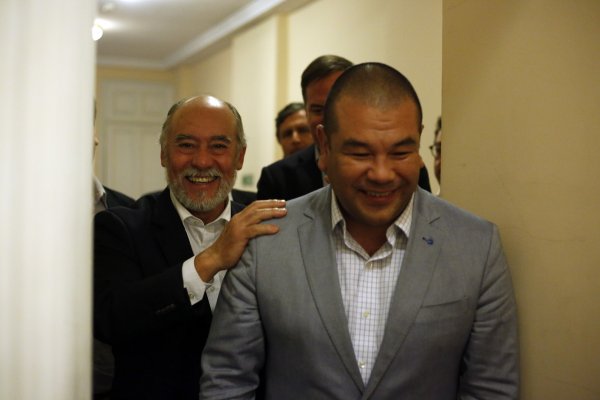 Diputado Iván Flores competirá por la presidencia de la Cámara por la DC | Diario Financiero Diputado Iván Flores competirá por la presidencia de la Cámara por la DC | Diario Financiero
