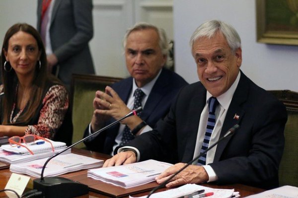 Piñera celebra el crecimiento de 4%: "Es mérito de todas las personas que se levantan temprano todos los días para trabajar"