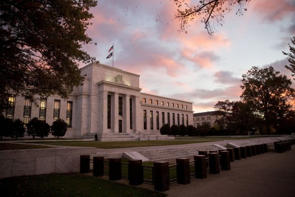 Efecto Fed: Wall Street y dólar revierten las tendencias de la mañana ante tono del comunicado