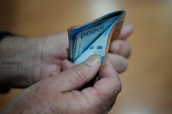 Apuestas a favor del peso chileno caen en US$ 1.967 millones