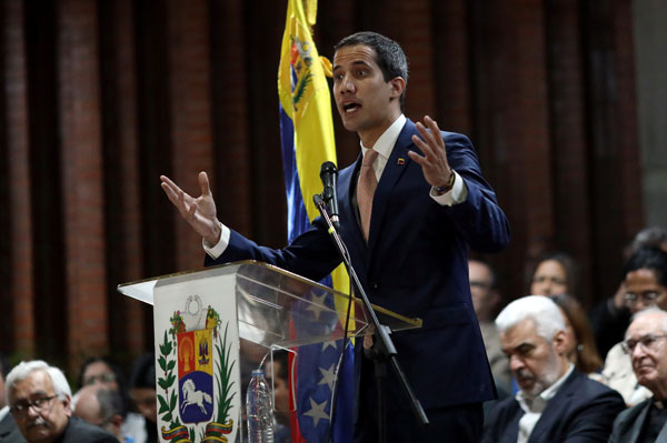 Máxima corte ordena allanar inmunidad parlamentaria de Juan Guaidó