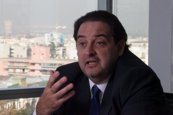 Exministro Rebolledo responde a Pacheco por medidores: "Nos vimos muy sorprendido por sus declaraciones"