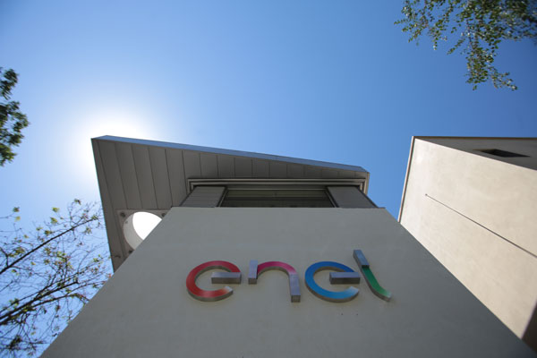 Casi US$ 300 millones de Enel Américas salen a remate