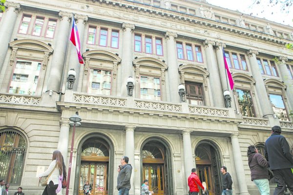 Apuestas bajistas concentraron un cuarto de las transacciones de Banco de Chile la semana pasada