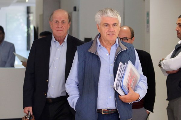 Délano y Lavín inician sus clases éticas en la UAI