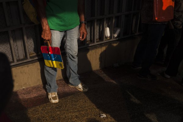 Plan de "racionamiento eléctrico" en Venezuela podría extenderse hasta por un año