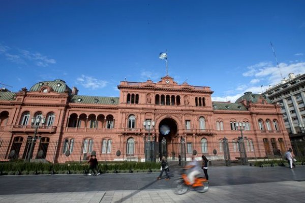 EEUU obliga a empresas en Argentina a llevar la contabilidad en dólares