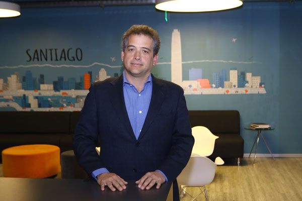 “La cuarta Revolución Industrial no marca una época de cambios, sino un cambio de época”