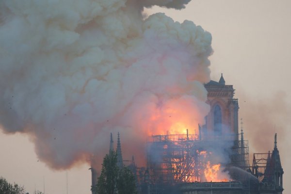 <p>Impactantes imágenes del incendio de la catedral de Notre Dame</p>