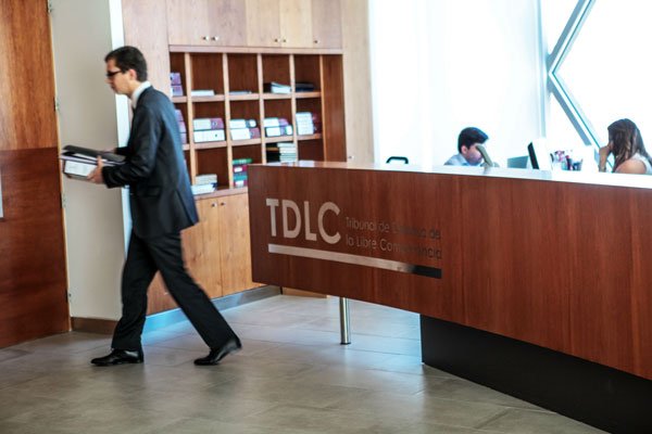 TDLC aplaza alegatos en causas de telecomunicaciones