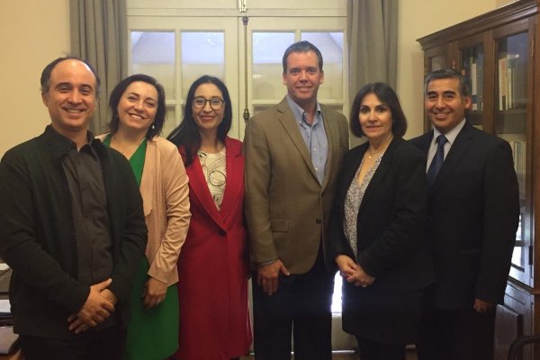 Senador Harboe recibe propuestas para alimentar la tramitación del proyecto sobre delitos informáticos