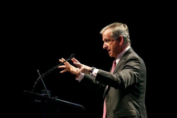 Larraín desafía al mercado tras recorte a proyecciones de PIB: "Chile va a crecer más de 3,2% este año"